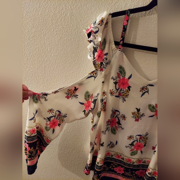 Blouse - Picture 2 of 3